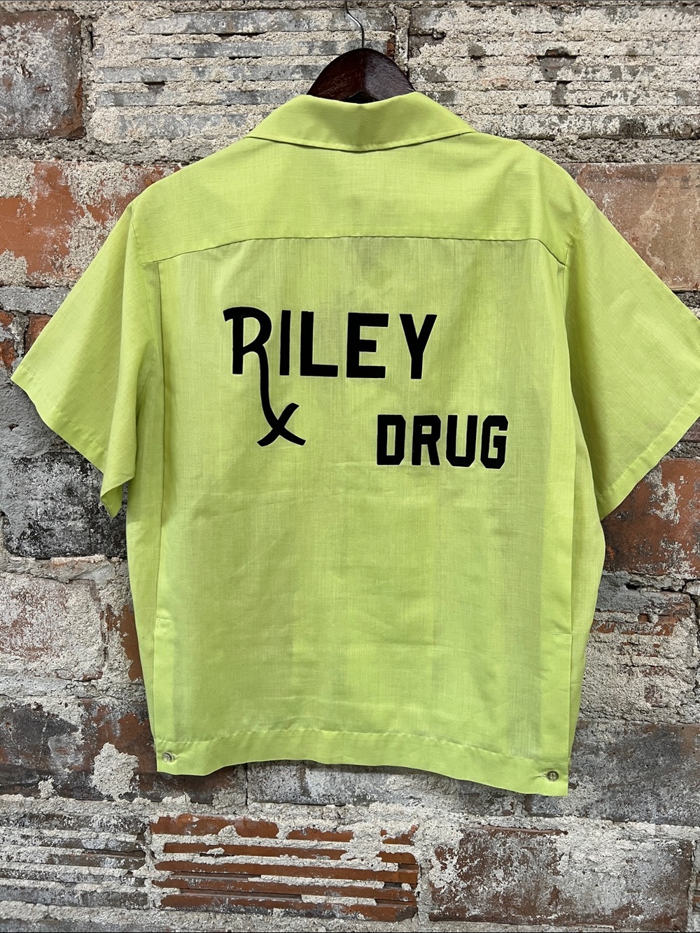 Vintage Green Short Sleeve Bowling Shirt with  
BOB chain stitch velvet letters